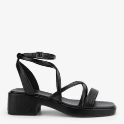 Block heel sandals with woven straps
