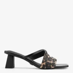 Block heel sandals with woven straps